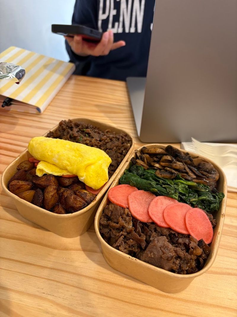 A Halal Menu That Sets It Apart A Halal Menu That Sets It Apart