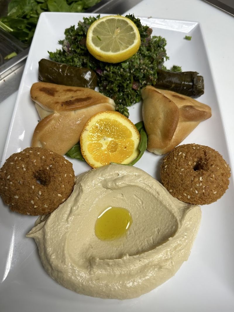 A Halal Menu That Welcomes Everyone A Halal Menu That Welcomes Everyone