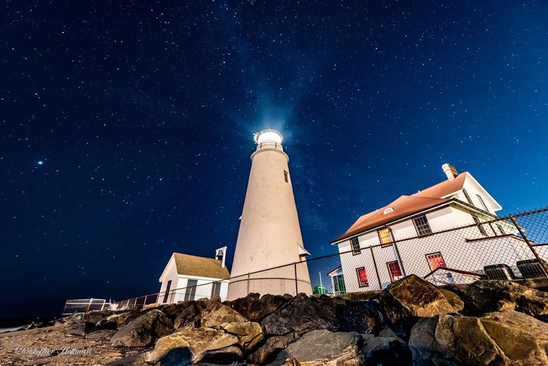 A Lighthouse Built in 1828 That Never Stopped Working A Lighthouse Built in 1828 That Never Stopped Working