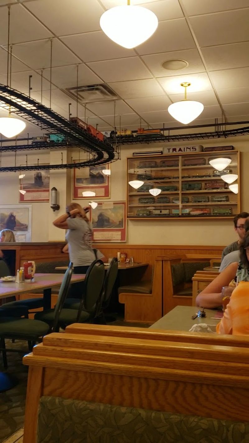 A Road Trip Stop With a Loyal Following A Road Trip Stop With a Loyal Following