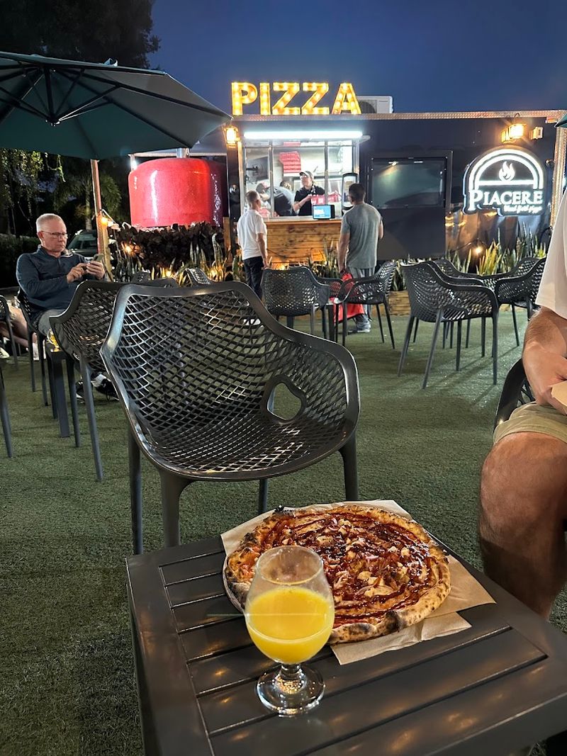 A Rotating Cast of Food Trucks Worth Knowing A Rotating Cast of Food Trucks Worth Knowing