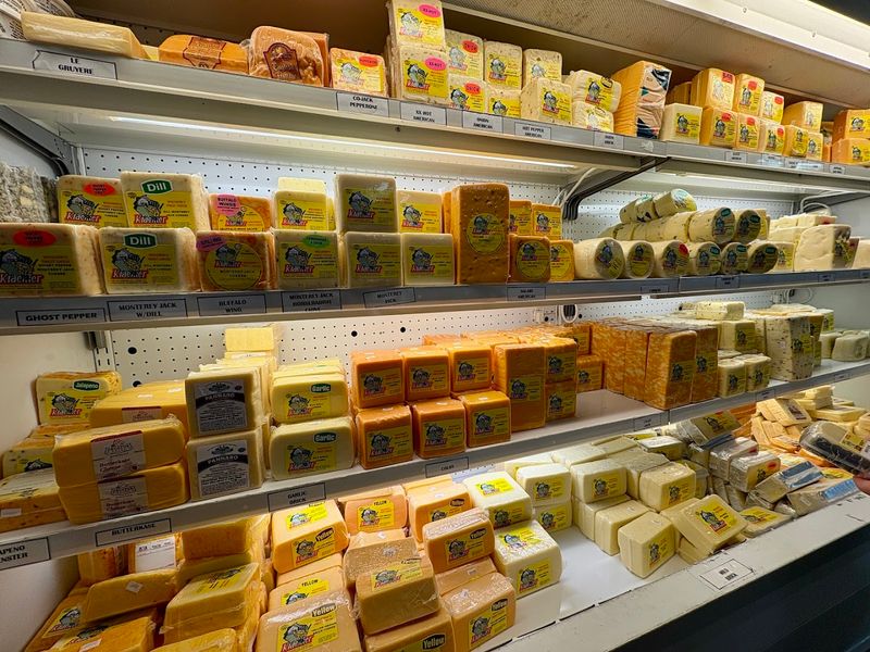 Aged Cheddars That Keep People Coming Back Aged Cheddars That Keep People Coming Back