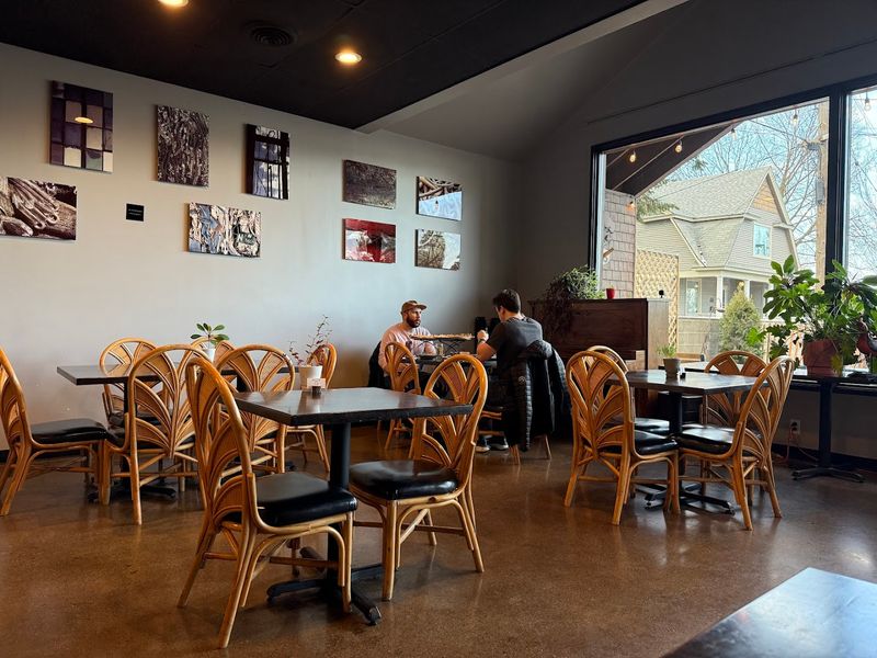 Allie's Vegan Pizzeria & Cafe, Spokane, Washington