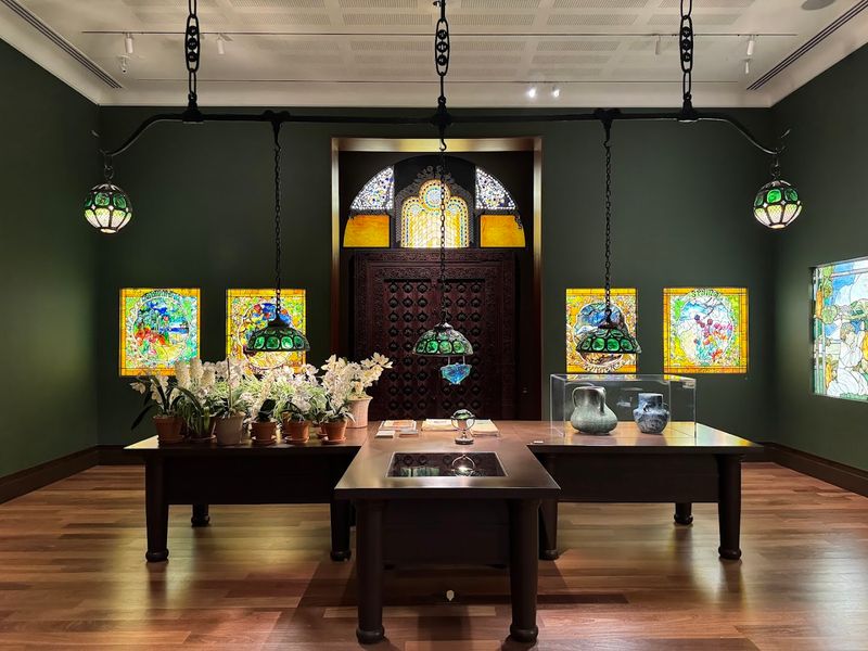 American Pottery, Paintings, and Decorative Arts American Pottery, Paintings, and Decorative Arts
