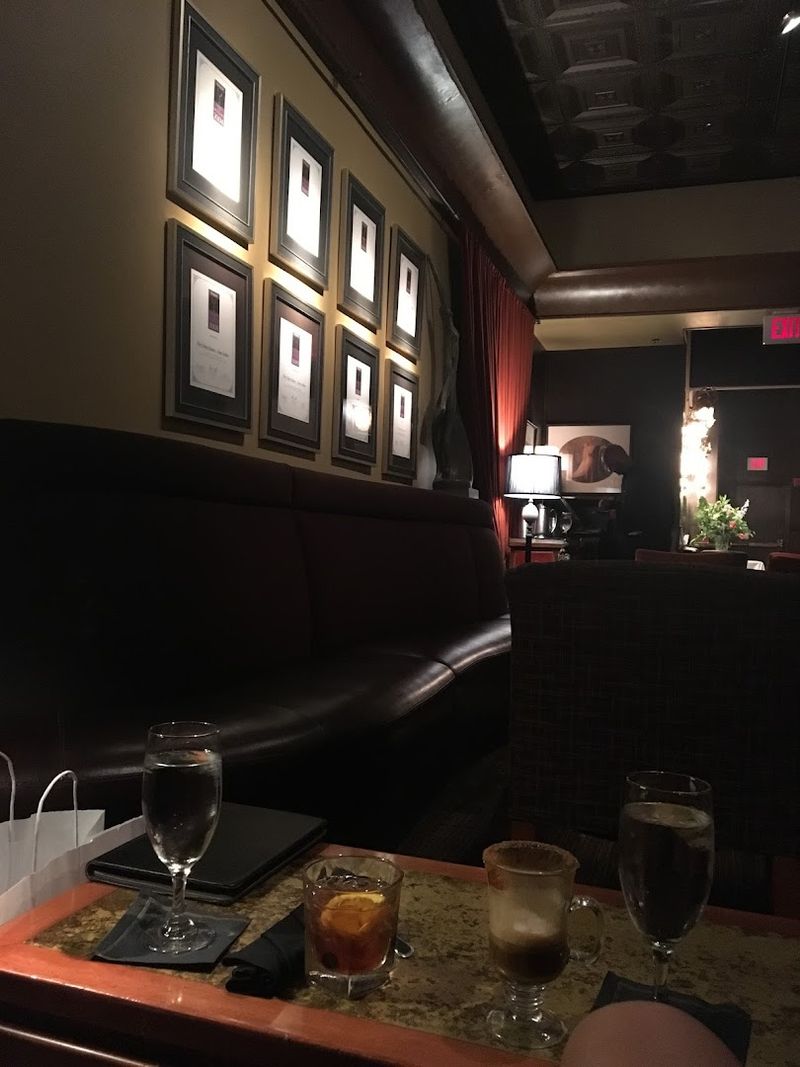 An Atmosphere That Actually Earns the Word Swanky An Atmosphere That Actually Earns the Word Swanky