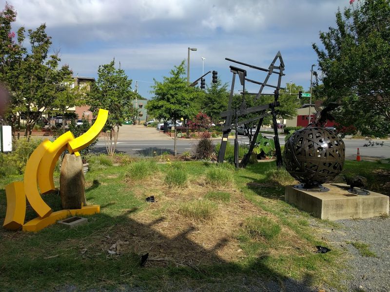 An Open-Air Sculpture Gallery in the Middle of the City An Open-Air Sculpture Gallery in the Middle of the City