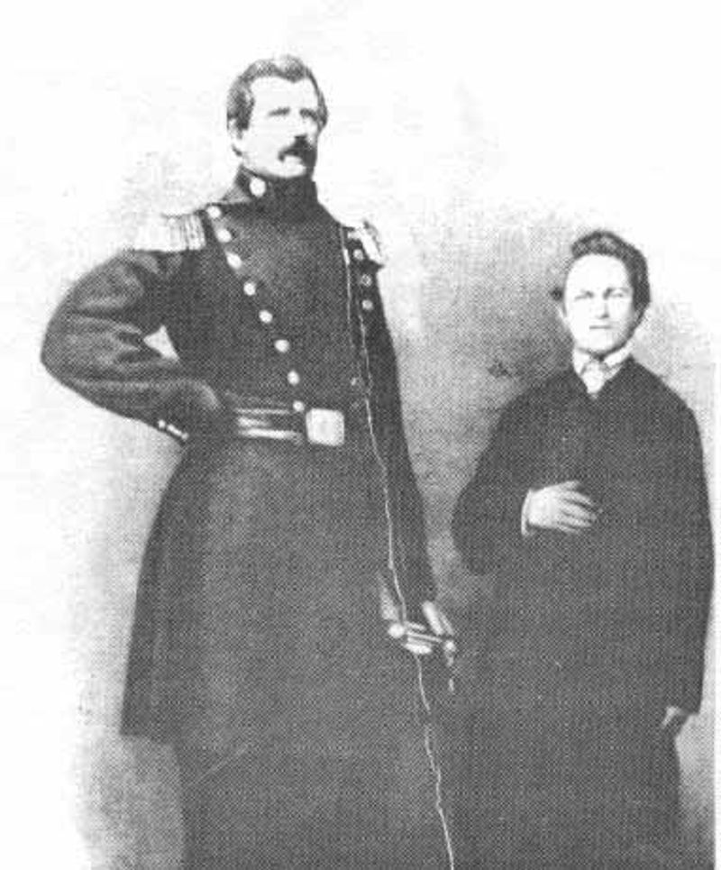 Angus MacAskill (Scotland/Canada) – 236 cm (7 ft 9 in) (non-pathological giant)