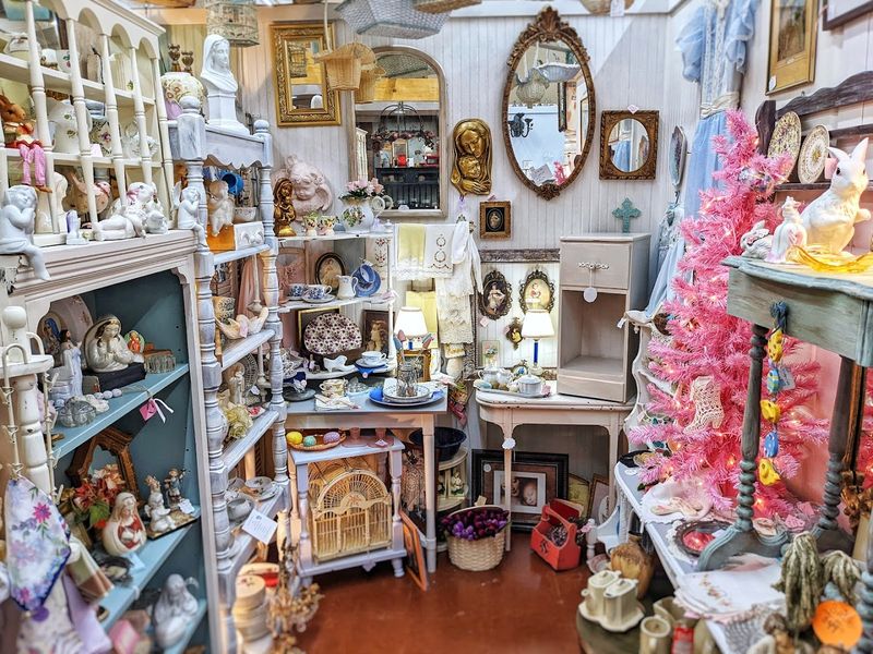 Antiques and Vintage Finds Antiques and Vintage Finds
