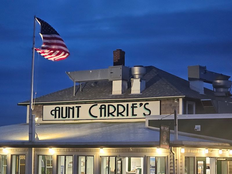 Aunt Carrie's - Narragansett