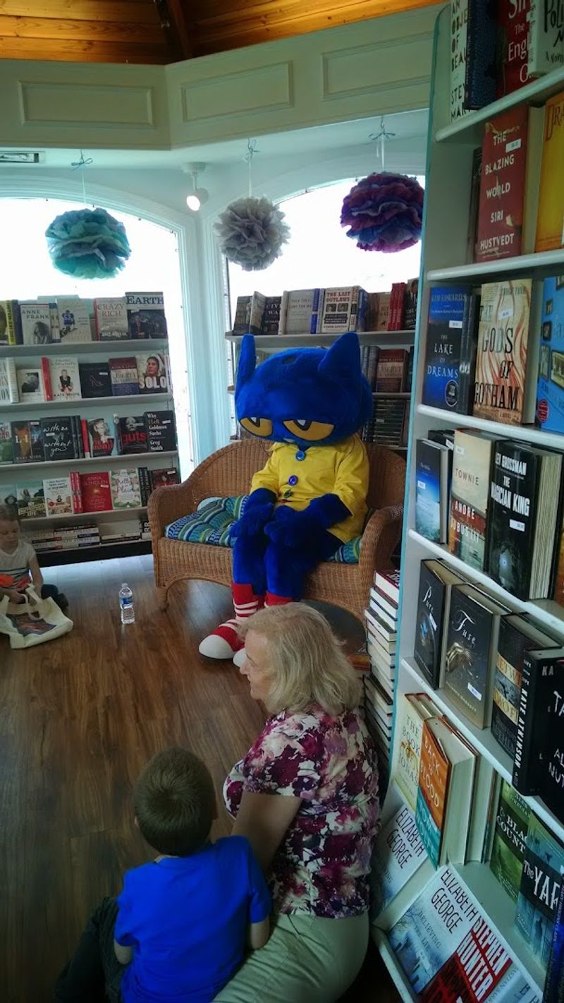 Author Events and Signings That Draw Real Crowds Author Events and Signings That Draw Real Crowds