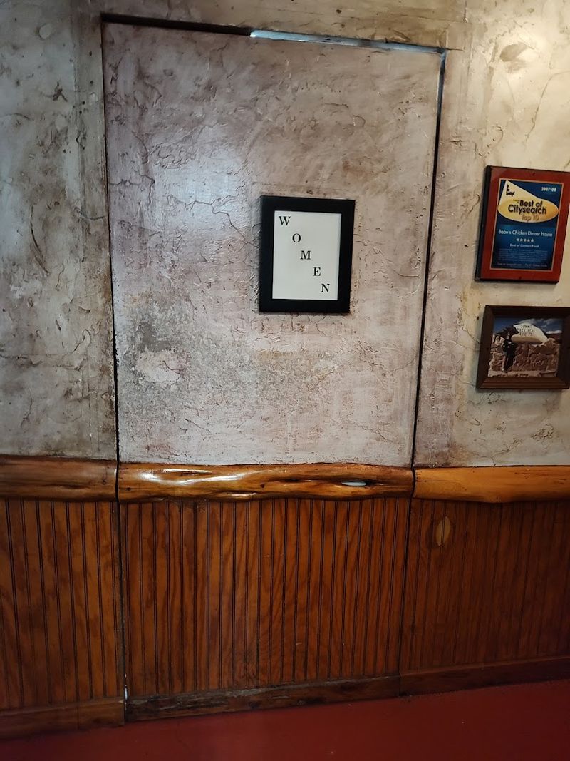 Babe's Chicken Dinner House, Roanoke, Texas Babe's Chicken Dinner House, Roanoke, Texas