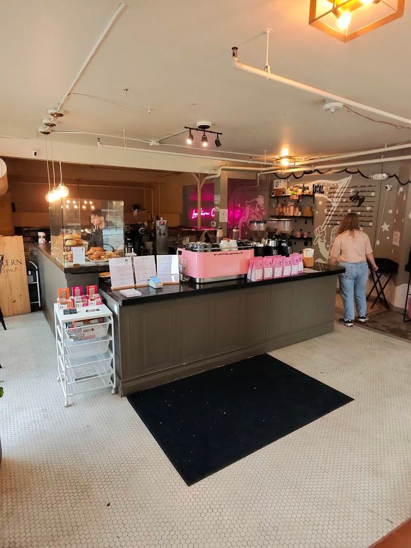 Bagels, Pastries, and a Dedicated Toasting Station