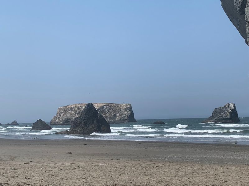Bandon, Oregon — Sea Stacks and Charming Old Town Streets Bandon, Oregon — Sea Stacks and Charming Old Town Streets