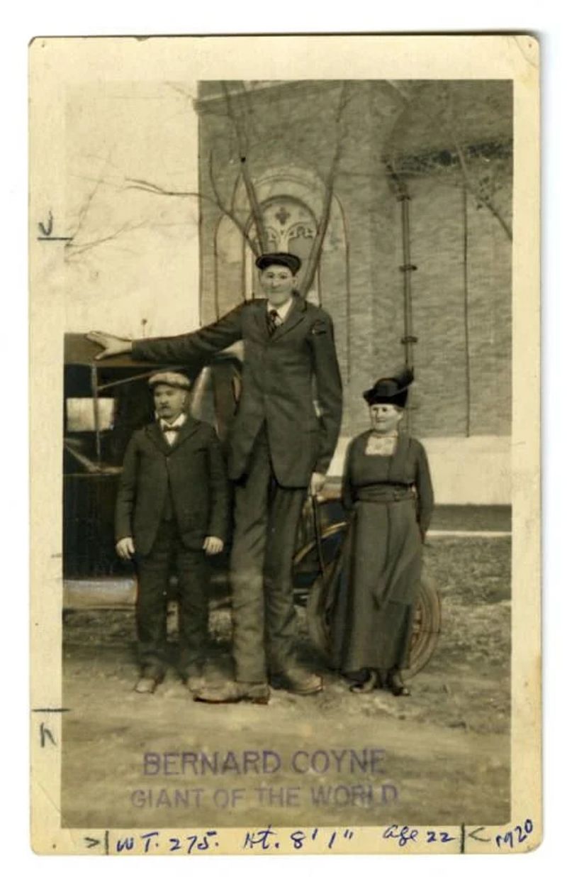Bernard Coyne (USA) – 249 cm (8 ft 2 in)
