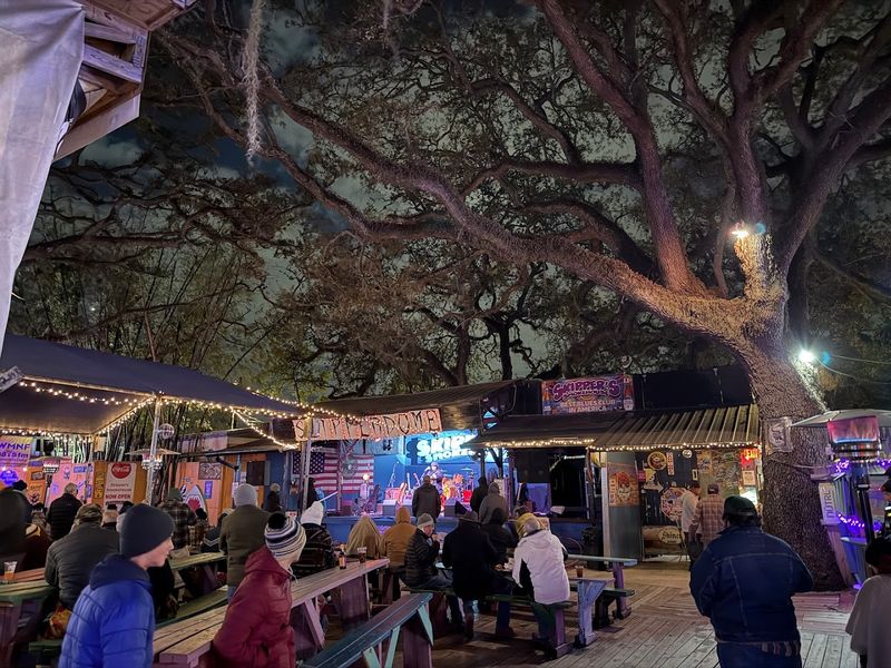 Best Seats in the House: Indoor vs. Outdoor