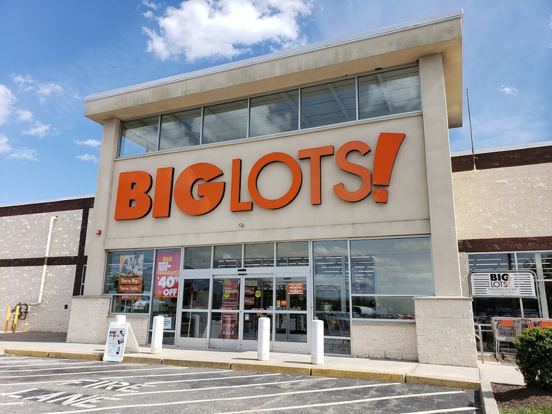 Big Lots - 1160 Fall River Ave, Seekonk