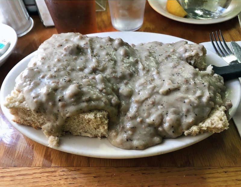 Biscuits and Gravy Done the Southern Way Biscuits and Gravy Done the Southern Way