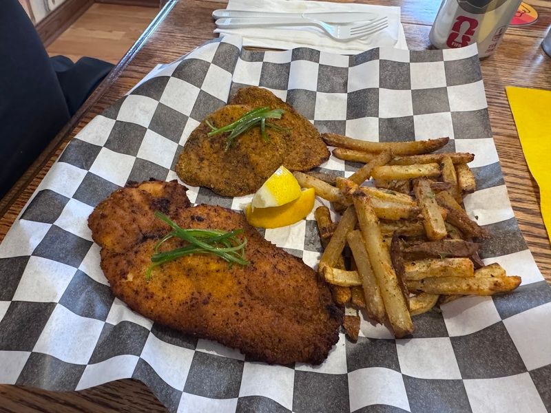 Bo's Schnitzelbunker, Pewaukee, Wisconsin