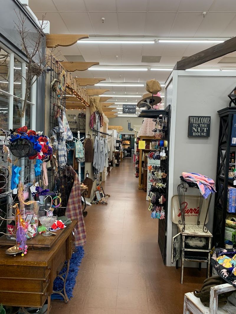 Boutique Clothing and Jewelry Boutique Clothing and Jewelry