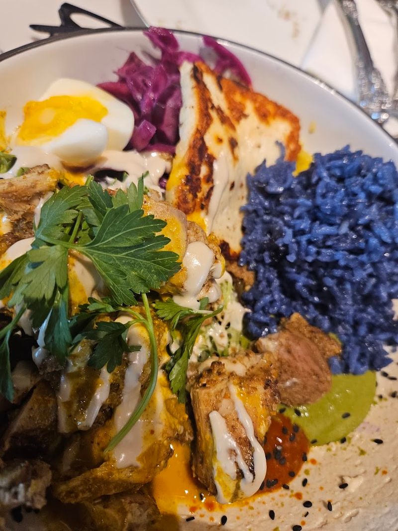 Bowls and Wraps Worth Rerouting Your Day For