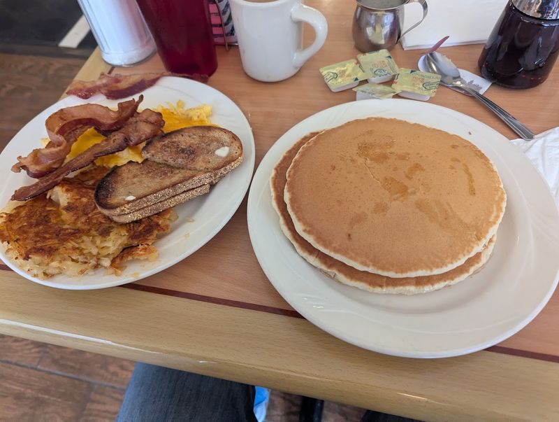 Breakfast That Earns Its Reputation Every Morning Breakfast That Earns Its Reputation Every Morning