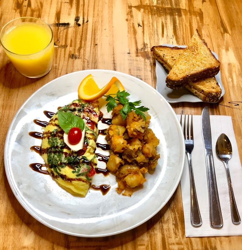 Breakfast Worth Setting an Alarm For
