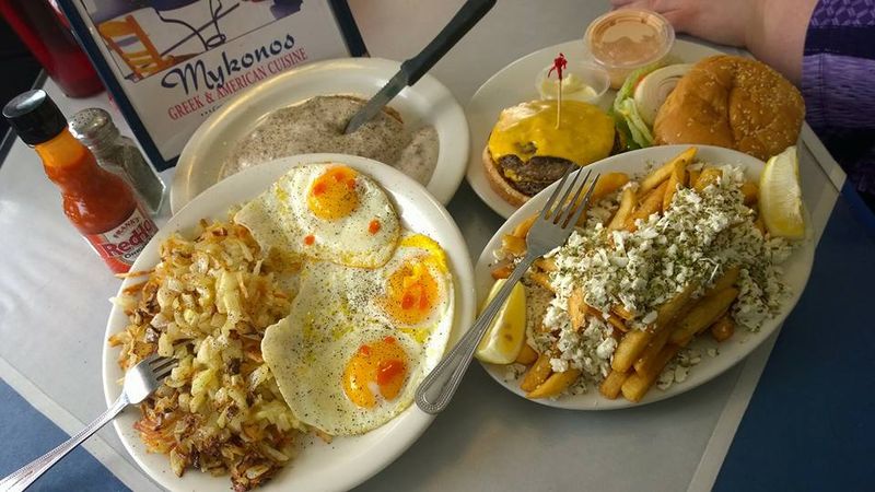 Broasted Chicken and the American Comfort Food Side