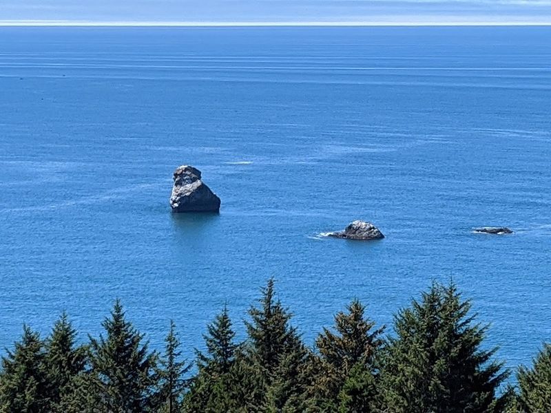 Brookings, Oregon — Sunny Weather and Dramatic Sea Stacks Brookings, Oregon — Sunny Weather and Dramatic Sea Stacks