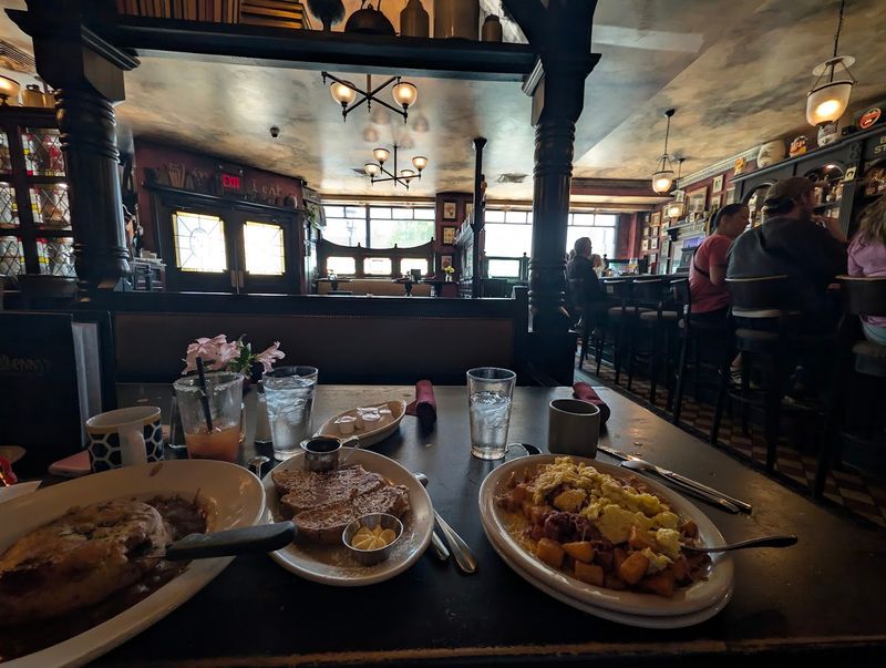 Brunch on the Weekend Is Its Own Event Brunch on the Weekend Is Its Own Event