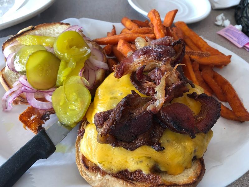 Burgers and Lunch That Hold Their Own