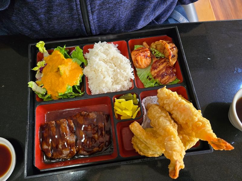 Catering, Carry-Out, and Corporate Lunch Boxes