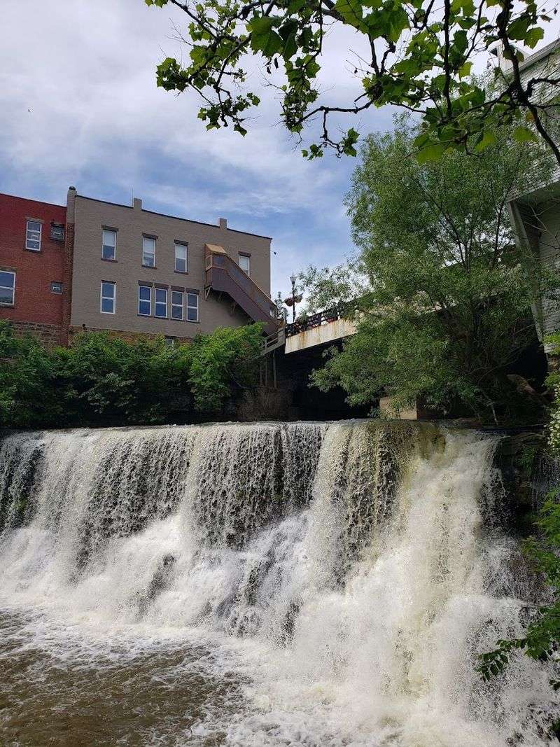 Chagrin Falls