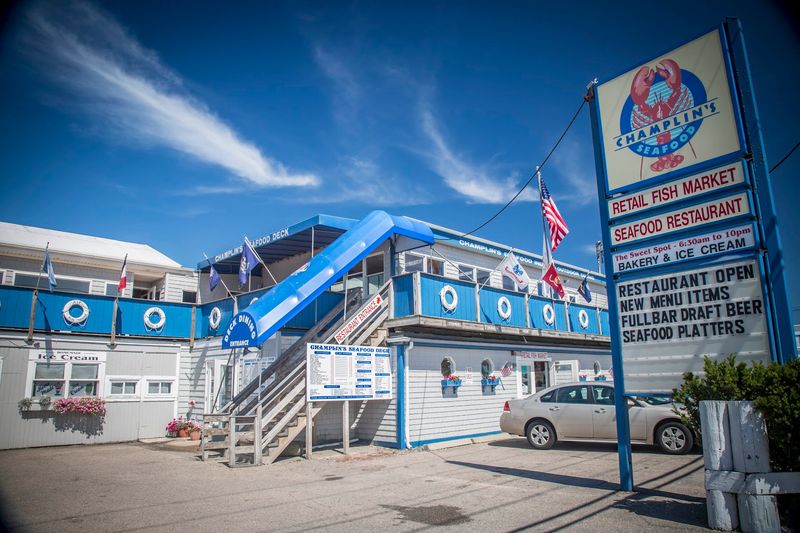 Champlin's Seafood Deck - Narragansett