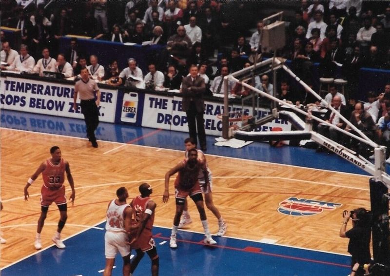 Chicago Bulls (NBA) - 6 NBA Championships