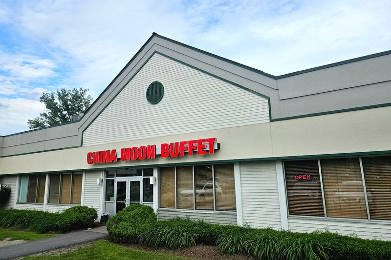China Moon Buffet, Barre
