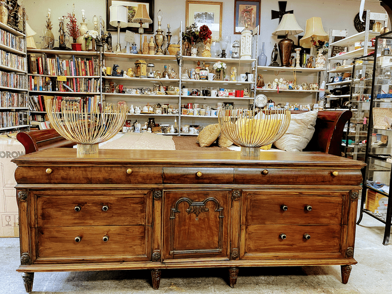 Collectibles and Antiques That Collectors Will Love Collectibles and Antiques That Collectors Will Love
