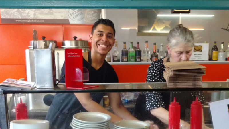 Counter Service That Moves at an Impressive Speed Counter Service That Moves at an Impressive Speed