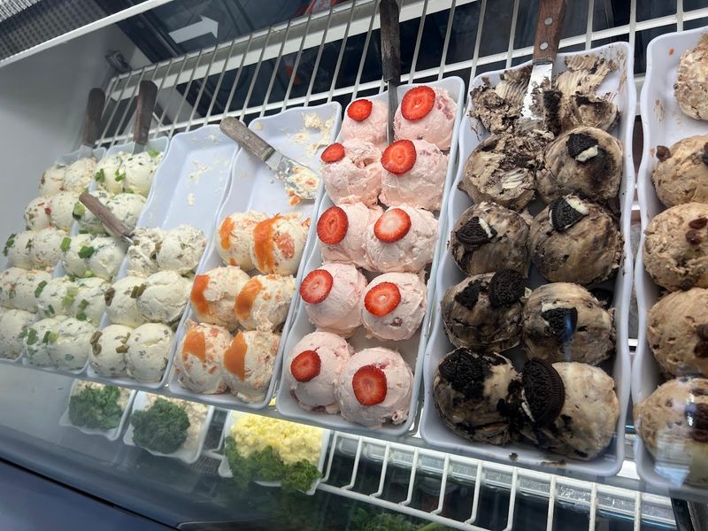 Custom Cream Cheeses That Set the Tone