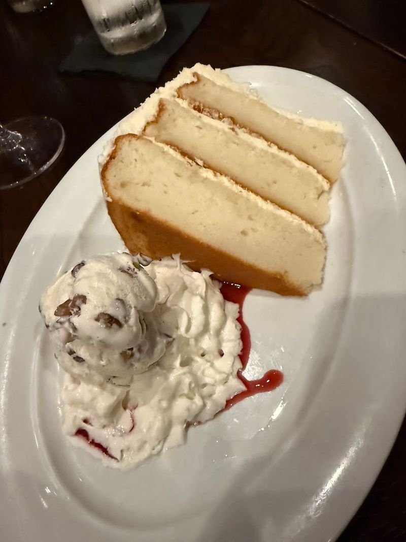 Desserts, Happy Hour, and the Details That Complete the Picture Desserts, Happy Hour, and the Details That Complete the Picture