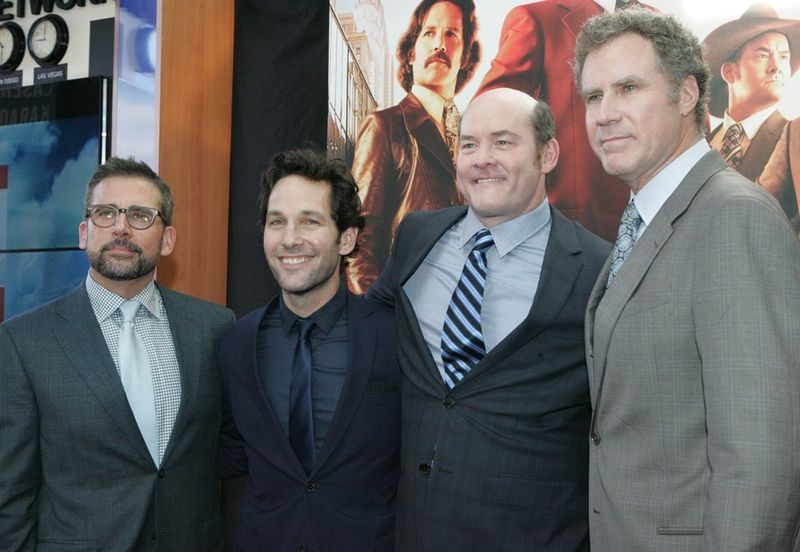 Anchorman: The Legend of Ron Burgundy (2004)