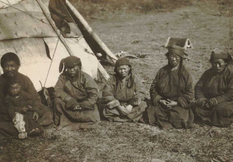 Dukha (Tsaatan) (Mongolia) Dukha (Tsaatan) (Mongolia)