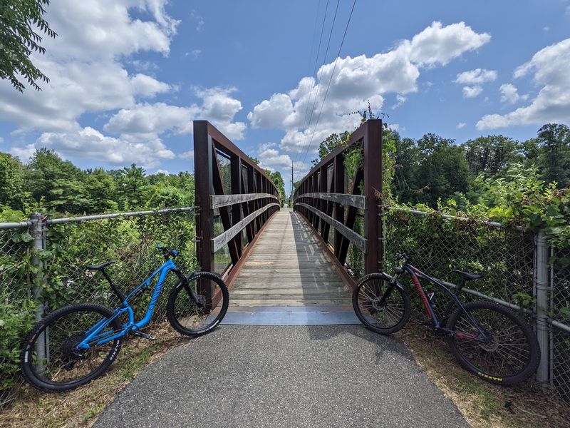 Edgar Felix Bike Path
