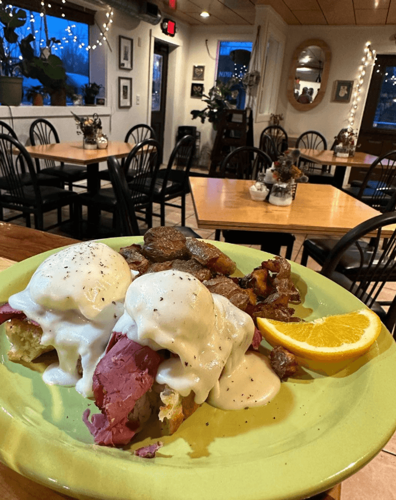 Eggs Benedict Done in a Way You Have Not Tried Before