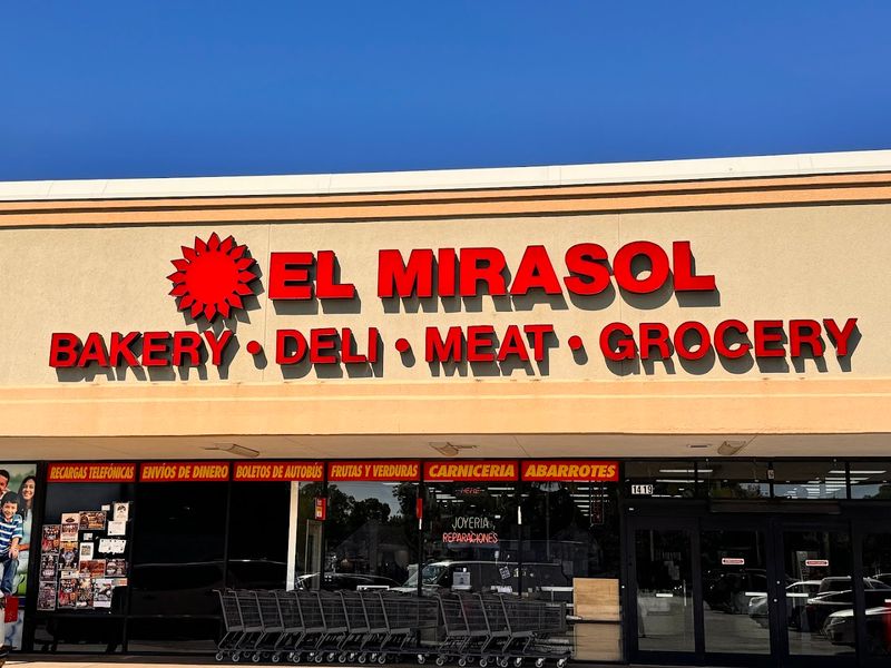 El Mirasol Bakery-Deli-Meat-Grocery - Plant City, Florida
