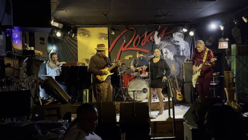 Enjoy Live Blues and Jazz Music Enjoy Live Blues and Jazz Music