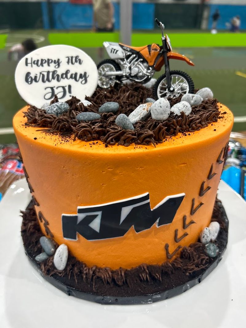 Custom Cakes That Become the Highlight of the Party