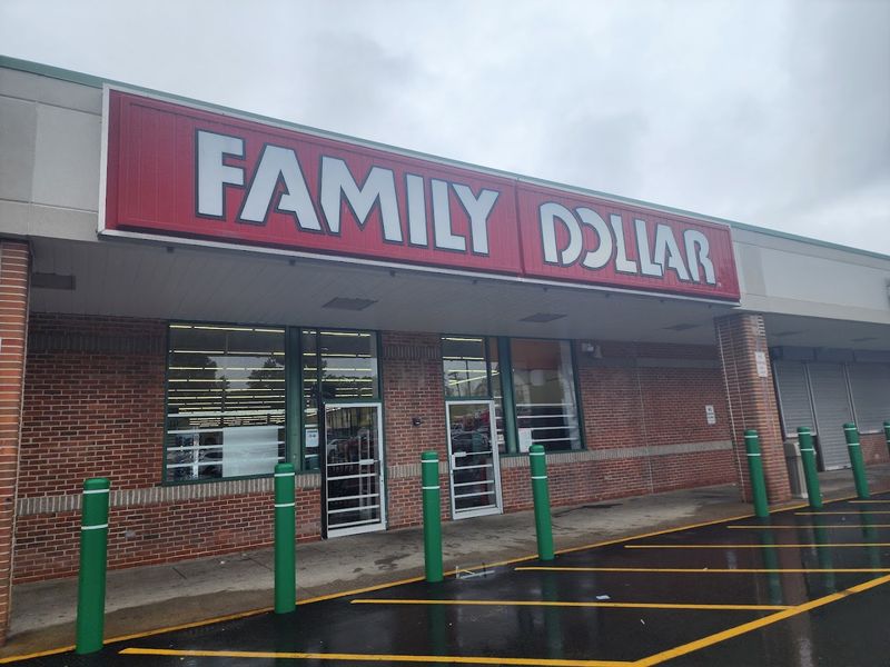 Family Dollar - 330 Essex St, Lawrence