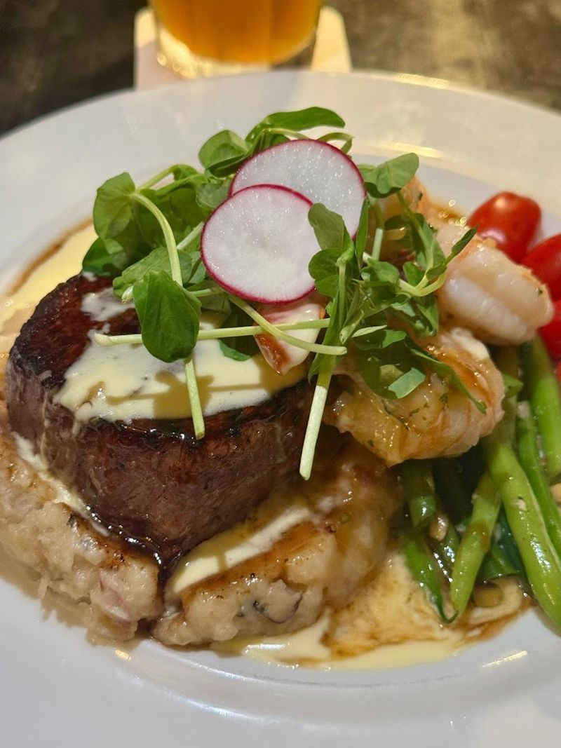 Farm-to-Table Food With a Hawaiian Soul Farm-to-Table Food With a Hawaiian Soul