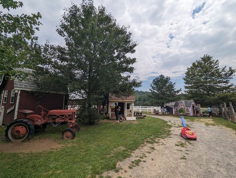 Finding Brookhollow's Barnyard: Address and Location Details