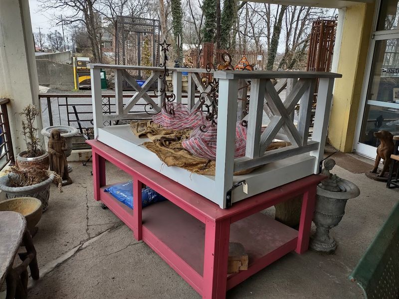 Folk Art, Garden Sculptures, and Outdoor Finds Folk Art, Garden Sculptures, and Outdoor Finds